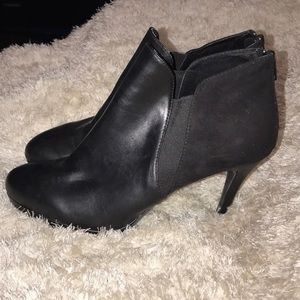 WORN ONCE women’s black 4in heeled shoe-booties